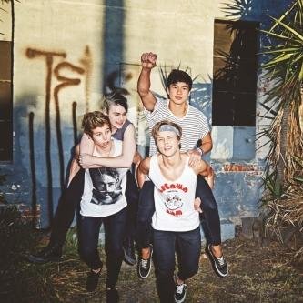 HEY, I JUST GAVE YOU A FREE FOLLOW, PLEASE FOLLOW @moroccan5sosfam ♥♥