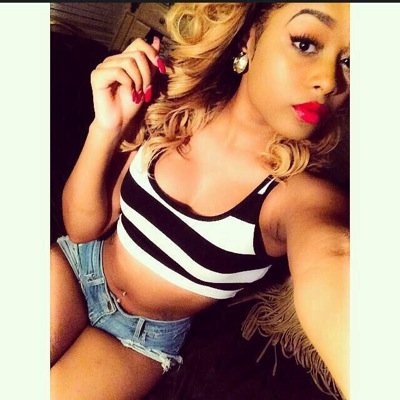 ladykiaax_'s profile picture. Fuck her right in the pussy . ✌️