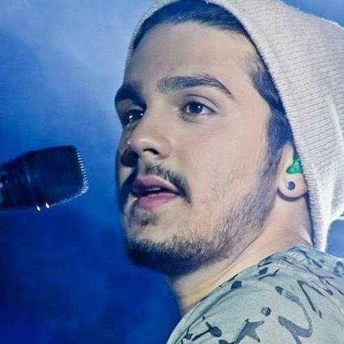 Você mal sabe que o meu sorriso só existe porque o seu está presente na minha vida.'! @luansantana