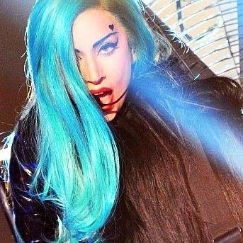 littlegaga32's profile picture. queen!