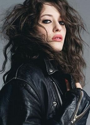 Goddess of the taser, queen of hugs, I'm Darcy Lewis! Single as a Pringle that likes to mingle and shouts dingle.