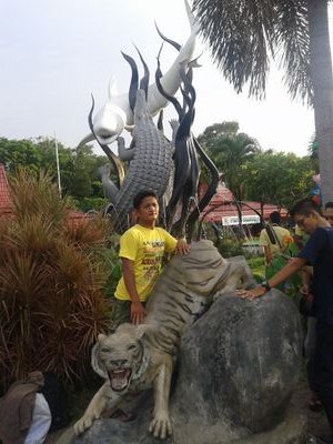 firda200's profile picture. 