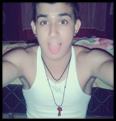 - ViviendOO, mas tentandOO buscaar a felicidadee em algum lugaar dO mundãooO - Adrian Rodrigues ♥