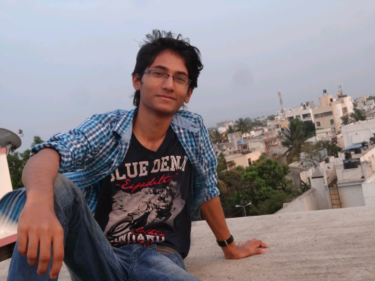 DuDePrude's profile picture. Even I'm unable to describe myself..