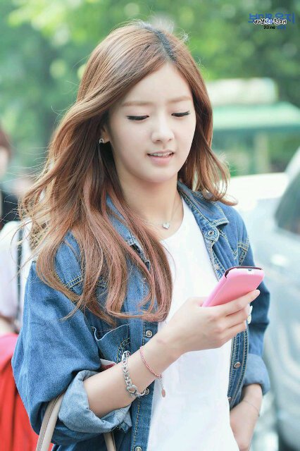 New Owner » Apink Imnida » Role Players Off Yoon Bo Mi » 1993© » Let's be friend