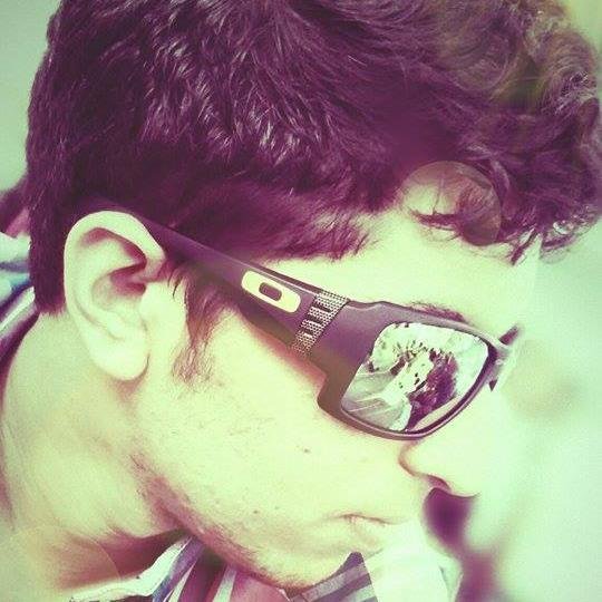 Manchester United Maniac. Supposedly studying engineering. Need to get more sleep.