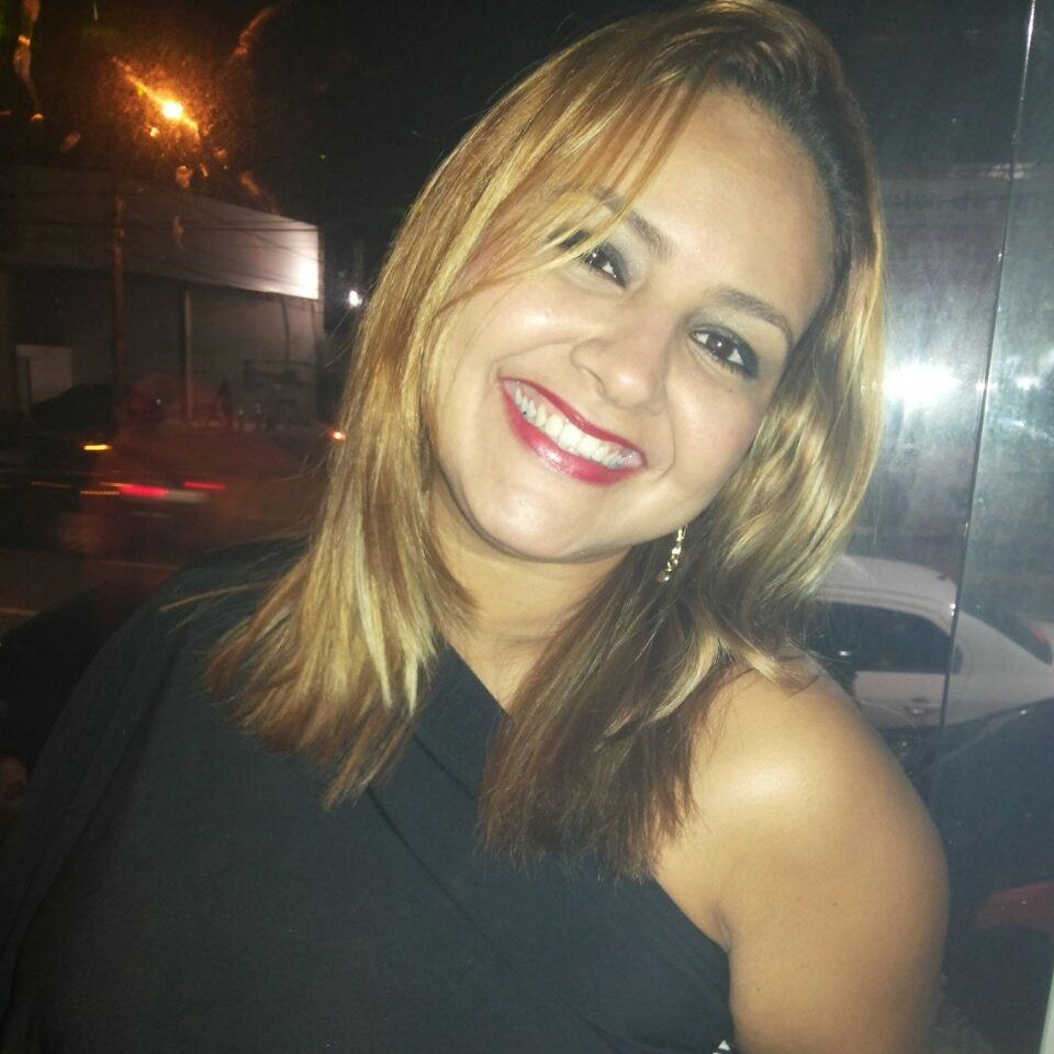 Administradora e Educadora. Sou ELANYA CHRISTINY = Que significa: Luz, Luminosa / Escolhida por Deus / Discípula Verdadeira.