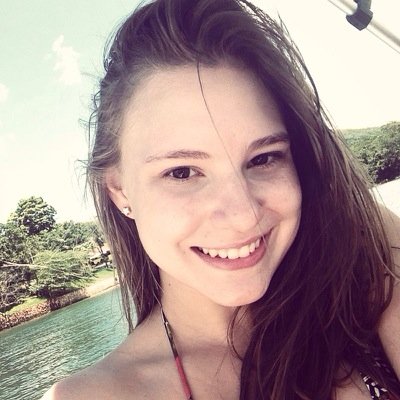 Tô me afastando de tudo que me atrasa, me engana, me segura e me retém. Fui ser feliz e não volto
