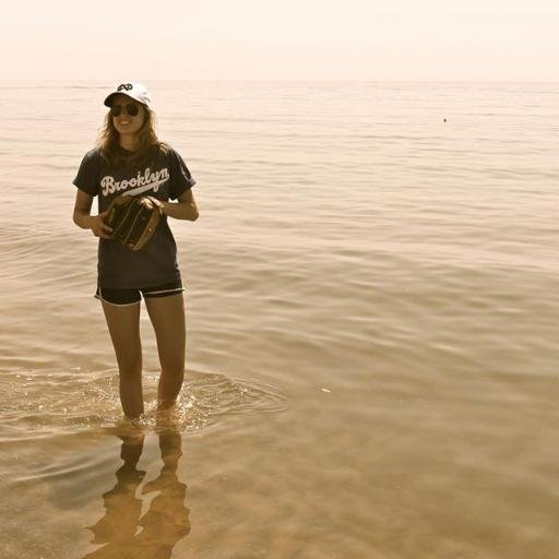 szuuuubes's profile picture. God. Country. Notre Dame. My dog.