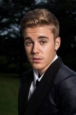 We are a group of girls that only fight for the same dream. We need to meet our idol and lifesaver
