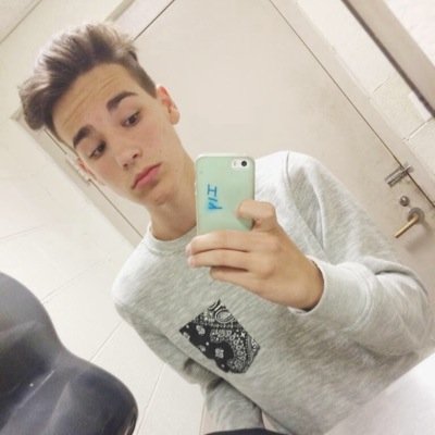 follow @adorablenjh