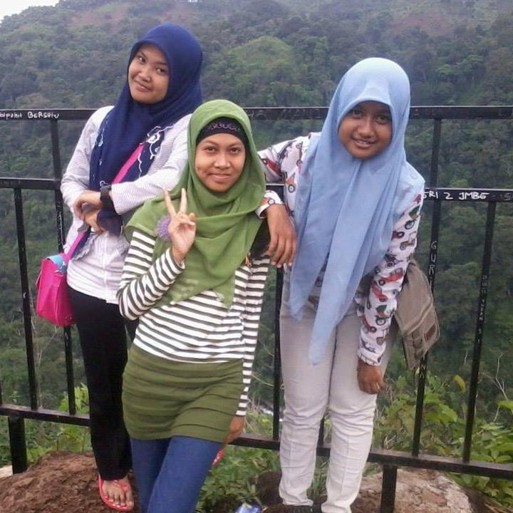 rahayu_zhyuka's profile picture. ~tersenyum Itu lebih baikk :) ~