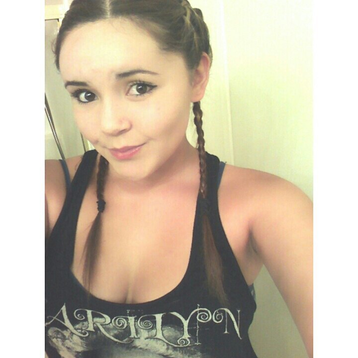 MeganReyes_'s profile picture. Me & my cat that's all I need.                                    instagram: megssandbacon_