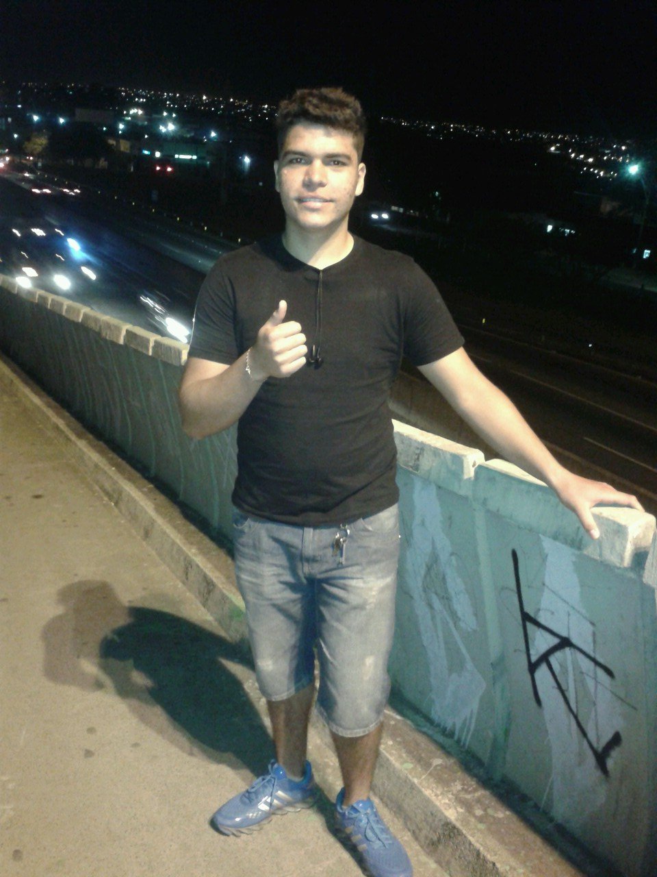 Trader,Empresário, Estudante de Direito,26 anos,solteiro, católico,ciclista e pizzaiolo/campinas-sp