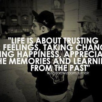 Famous_Il's profile picture. This account is for retweets followbacks and on a quest for ton of followers!