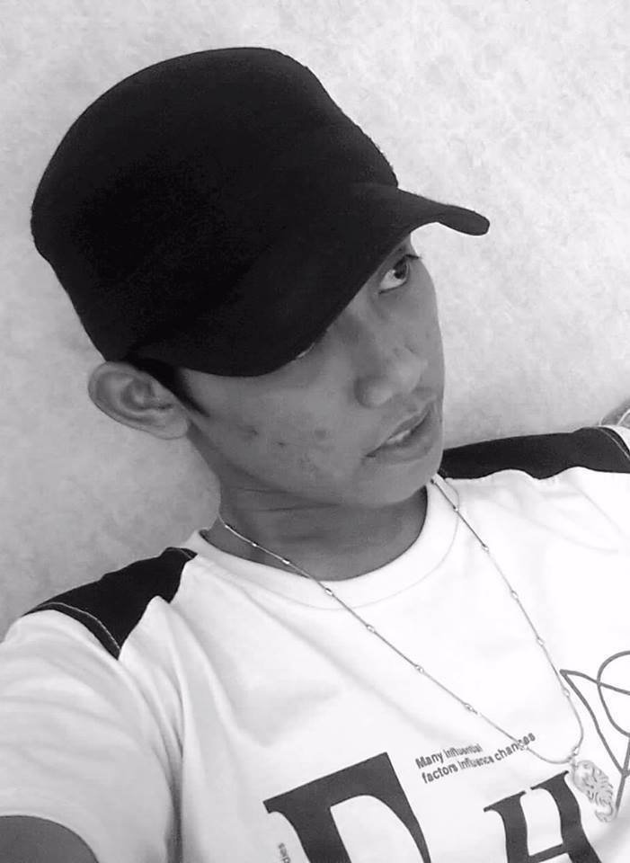 Okkyfalsmania's profile picture. Tersenyumlah jika kita direndahkan.
Karena itu tanda sebentar lagi kita akan ditinggikan.