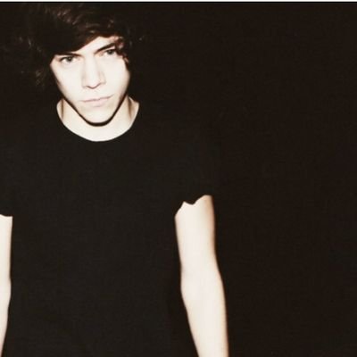 NOUISftLAUGHING's profile picture. https://t.co/gcaAroB2Tp // laughing until sleeping //