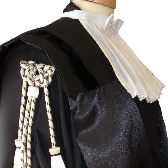 TogheForensi's profile picture. Sarta Forense - Toga a 175 € - Tel 3664941416 - Spedizioni in tutta Italia SOLO €. 8,00 - TIZIANACIANCIOTOGHE