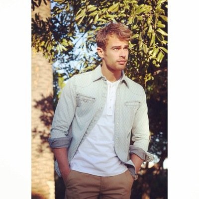 || Those awful things are survivable because we are as indestructible as we believe ourselves to be. || [THG-RP-Single Romance.]