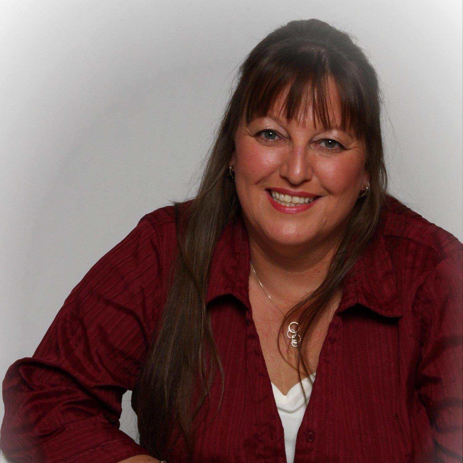 denise_winnie's profile picture. somber