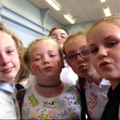 Follow me i will follow back xx