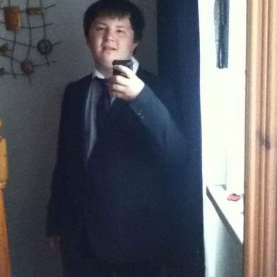 Hey everyone :D British Boy Directioner, Cimfam, Vampion, Arianator and love doctor who, the react series, reading and cooking :)