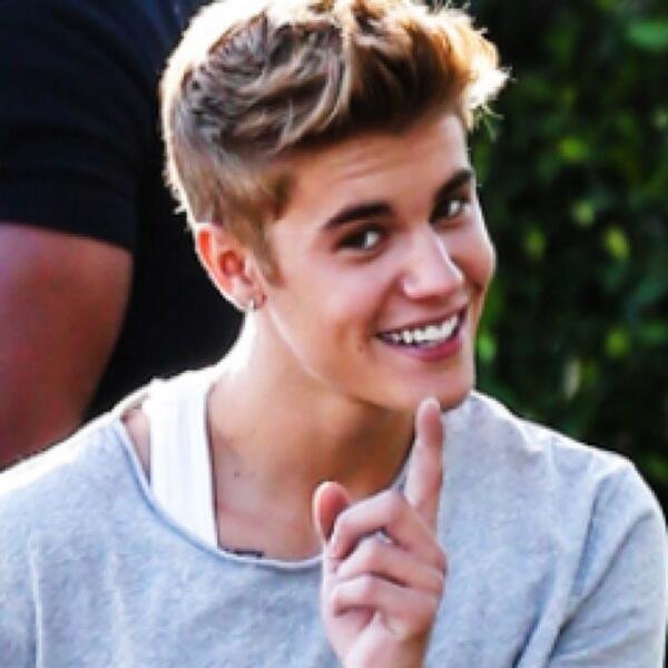แอครอง หลบลืมิต แอคจริง @Nursariya เพื่อ @JustinBieber เลยนะเออ เปิดฟอล
