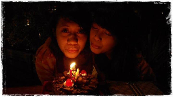 I ♥ my live - ( Aku seneng dan bangga jika bisa membahagiakan org laen n bisa buat orang laen seneng ..... ingin selalu berbuat baik)