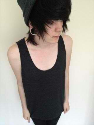 Hey I'm Keegan I'm 17, gay and single, Music is life, Talk to meh whenever because why not c: