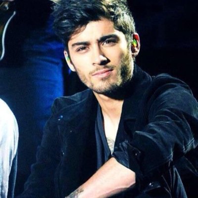 HIIIII PLEASE FOLLOW @texanzayn THANK YOU SO MUCH GUYS ILY ALL