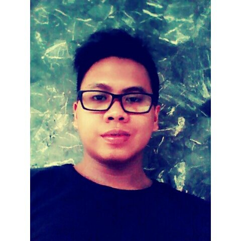 Liverpudlian  #YNWA!!! 
 #Anakweb