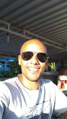 Para reclamar e fazer piadas com graça. Nem sempre nessa ordem, nem sempre com graça.