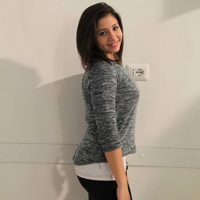 Ciao, sono una ragazza di 15 anni, amo la Nutella, adoro il calcio e amo i miei amici, io sono una ragazza che non si fa problemi a far vedere cio che amo. 3