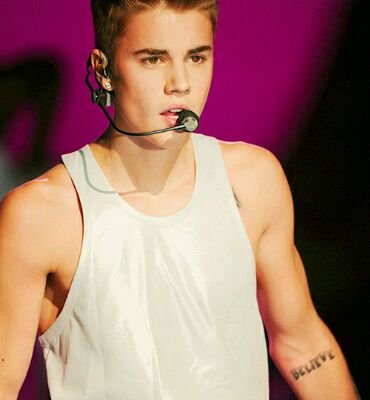 Dreamer and Believing in my dreams. Dont care wut the people say. #Believe #OnceBelieber 3