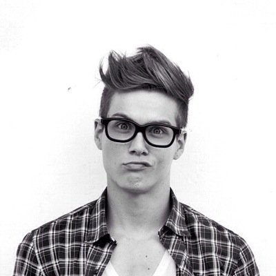 I’m a nerd, I chew gum and smoke in your face, I’m absurd I’m so bad and I don’t give a damn, ||#Pimp, DM's|@ Welcome||