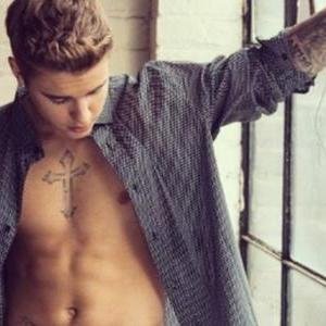 Justin is my king♛ Belieber for ever ღ Never walk alone! Bizzle & Kidrauhl ♛ Justin Bieber is my idol, he's my king, He's my everything♥