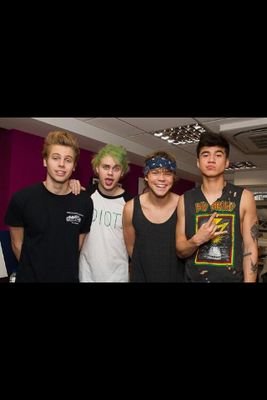vote 5sos fam! # vote5sos
