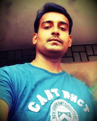 So called #ManagementProfessional, but a passionate lover of urdu poetry. बनारसी by Blood, Culture and Soul. बनारसी औघड़ हैं, गरियाते बहुत हैं । हर हर महादेव ।