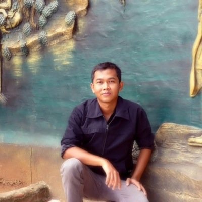 Kamu itu cakep, baik, ramah, lucu, menyenangkan, pintar, supel, suka menolong, mengagumkan dan aku simpatik sama kamu. Begitu kata teman2ku tentang AKU…