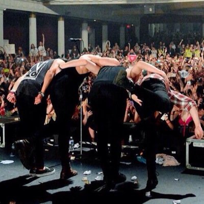 5soshottestvote's profile picture. @90srunawayluke