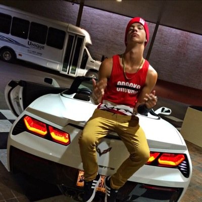 this is a tribute to the ever so perfect taylor caniff