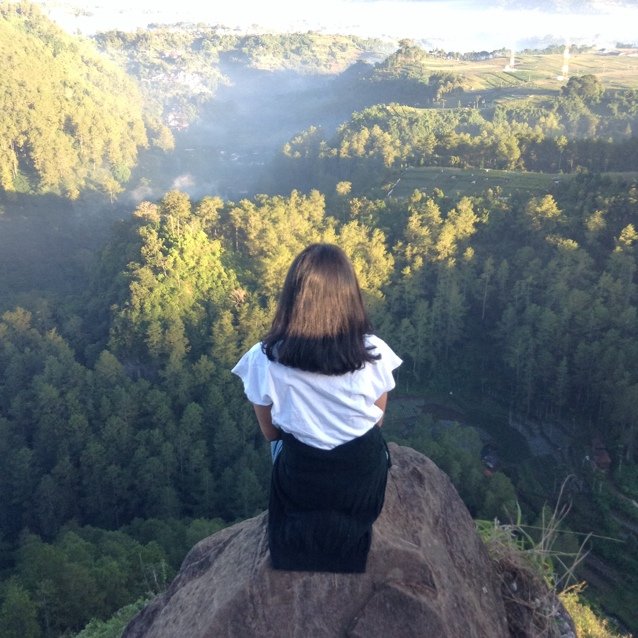 naaadyah's profile picture. An architecture student, part-time adventurer.