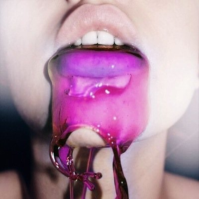 realatweets's profile picture. 