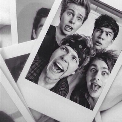 made this account to vote for 5SOS follow me on @clifforddl_