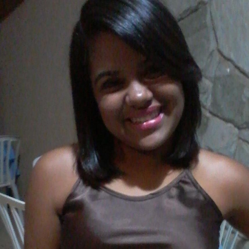 Estou me afastando de tudo que me atrasa, me engana, me segura e me retém. Estou me aproximando de tudo que me completa, me faz feliz e me quer bem.