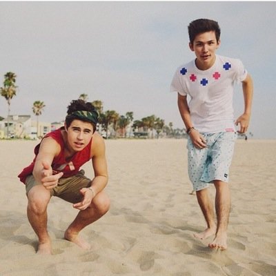 FOLLOW @HookahHayes , ASK FOR A DM TO AARON, NASH, JACK J, SAMMY, AND SEBASTIAN, JAKE MILLER. PLEASE AND THANK YOU ❤️ RT THE LINK IN HER BIO PLS ILY ❤️