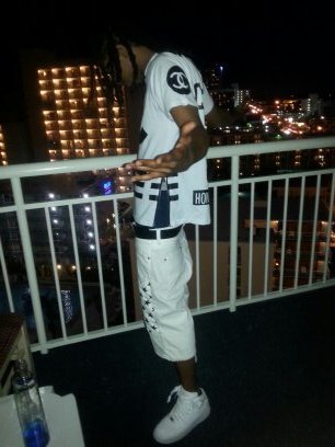 DOING WAT EVERY MAN SHOULD BE DOIN TRY TO MAKE MILLIONS #RACKGANGNATION#