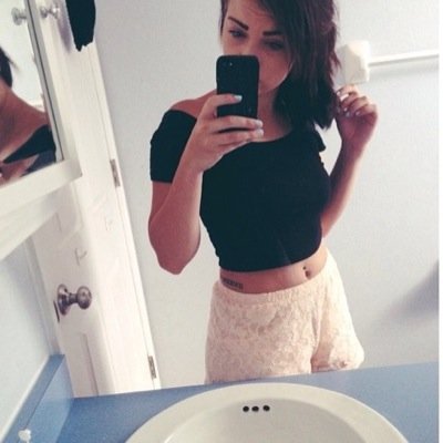 Im a sociopath and i smell like cigarettes. Boss ass bitch. Just moved to FL.