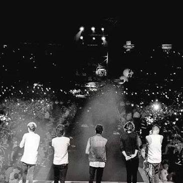 1, 2, 3, 1, 2, 3 Drink. It was the last. Live every moments. Love every minutes. Follow me, i follow back.
