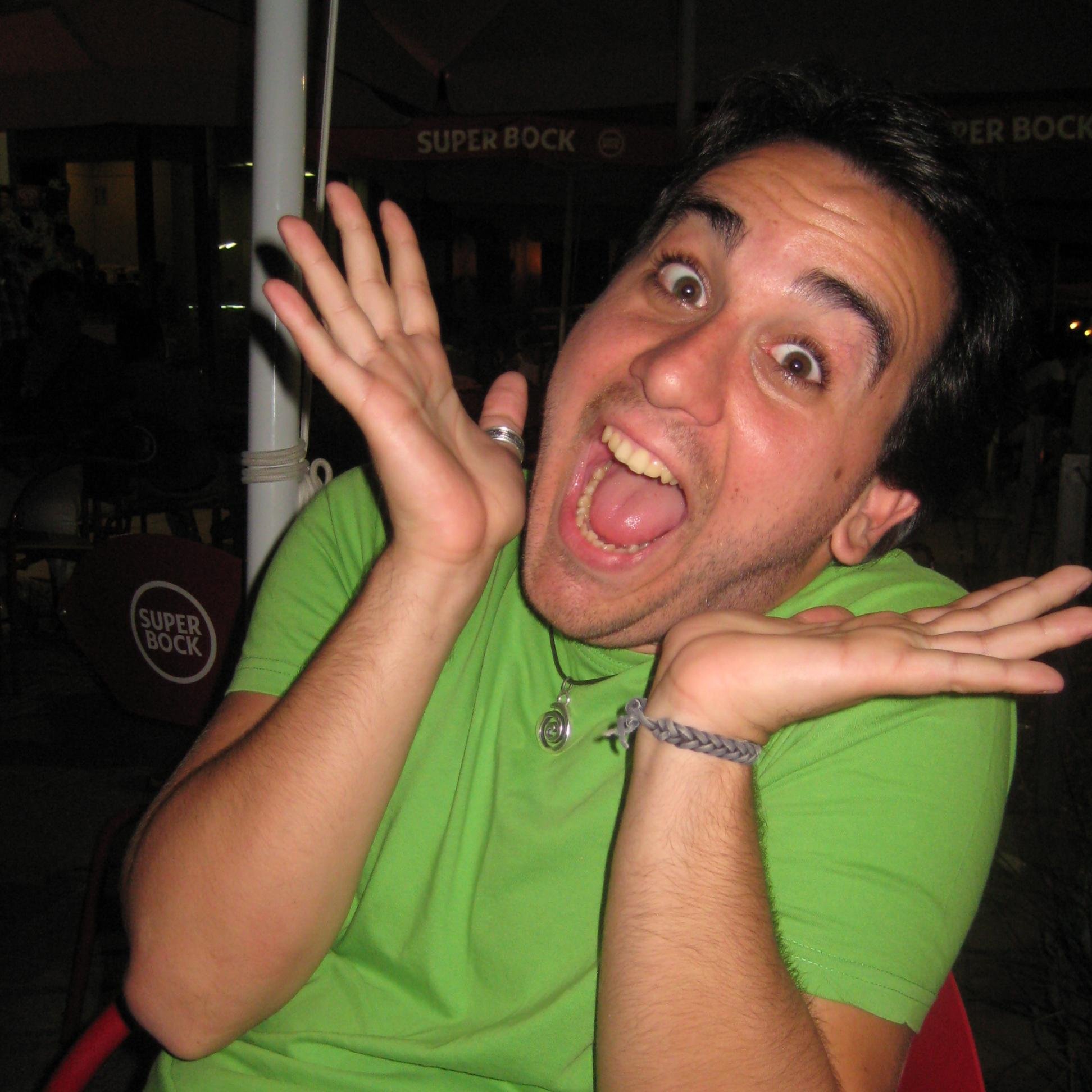 Productor de Audiovisuales, Radio y Espectáculos; Actor de Doblaje y Locutor; Iluminador, Fotógrafo y Operador de Cámara.